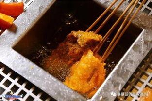 网红炸冷串,街头小吃新宠，美味与时尚的完美结合