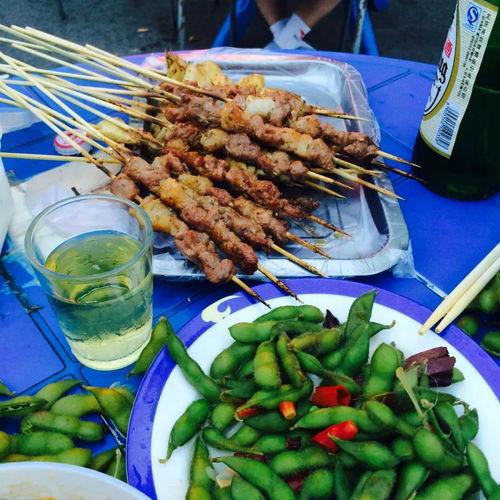 出去吃夜宵吃瓜